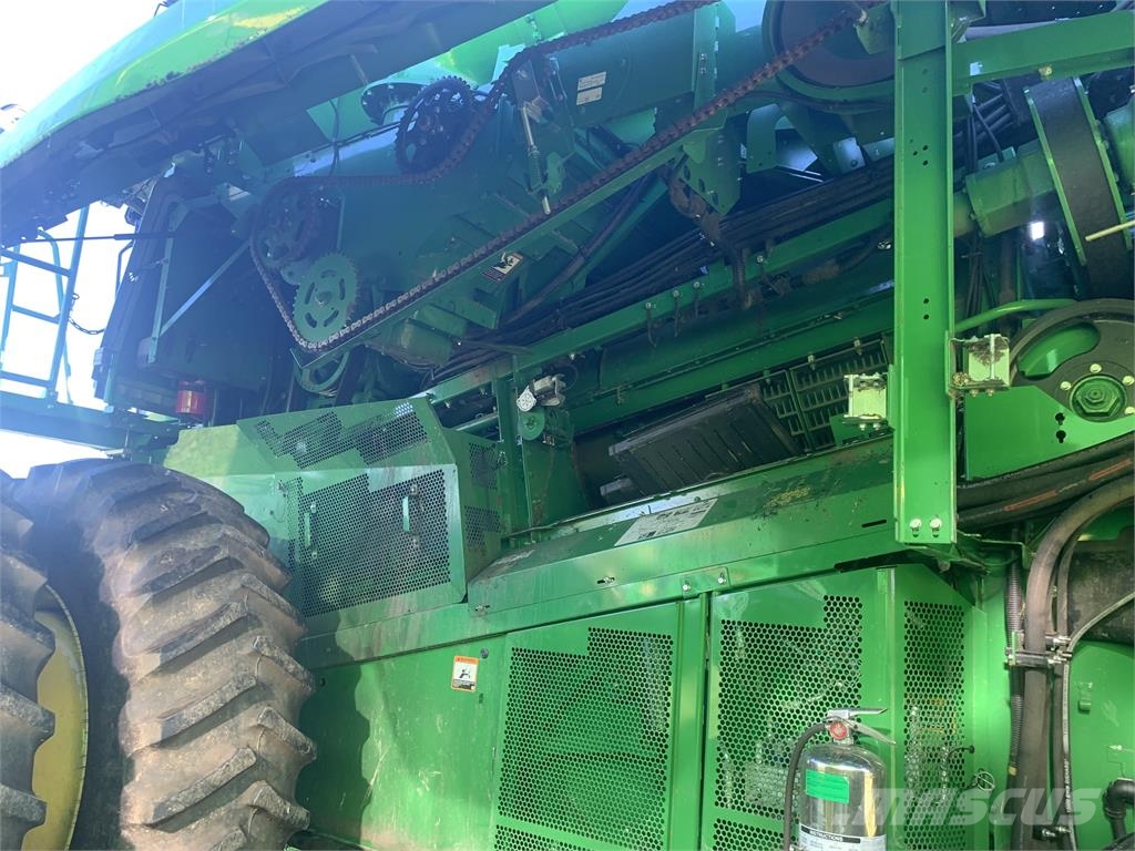 John Deere S7 700 Kombinované zberacie stroje