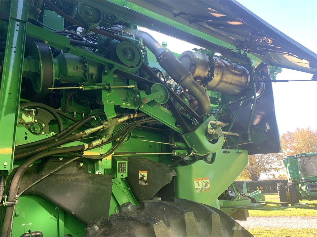 John Deere S7 700 Kombinované zberacie stroje