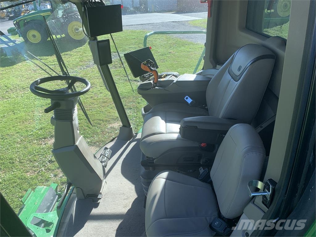 John Deere S7 700 Kombinované zberacie stroje