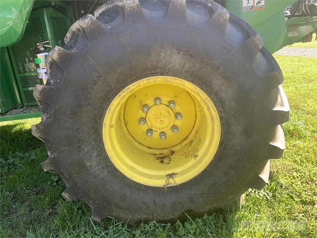 John Deere S7 700 Kombinované zberacie stroje