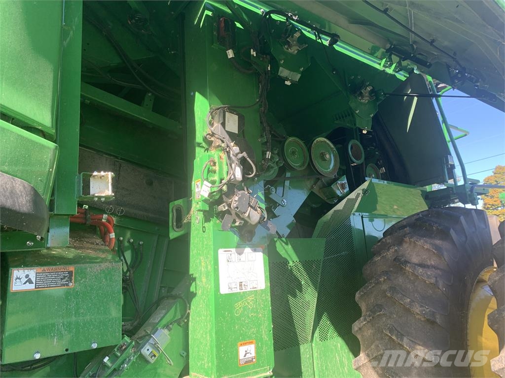John Deere S7 700 Kombinované zberacie stroje