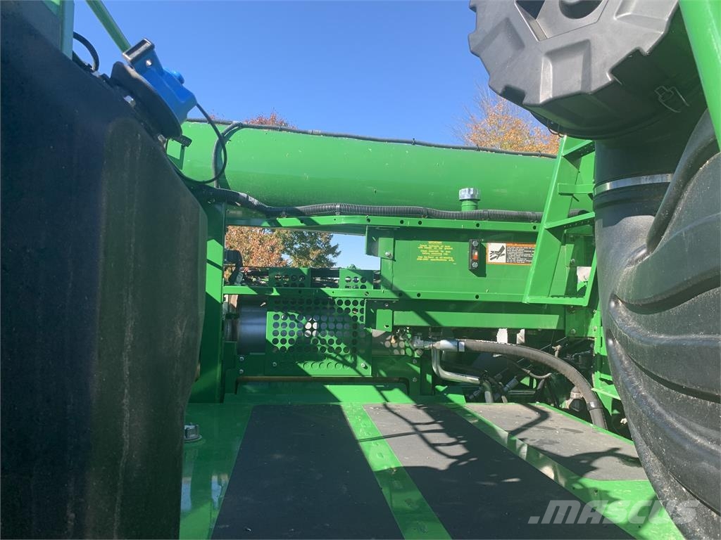 John Deere S7 700 Kombinované zberacie stroje