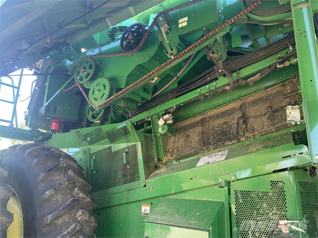 John Deere S7 700 Kombinované zberacie stroje
