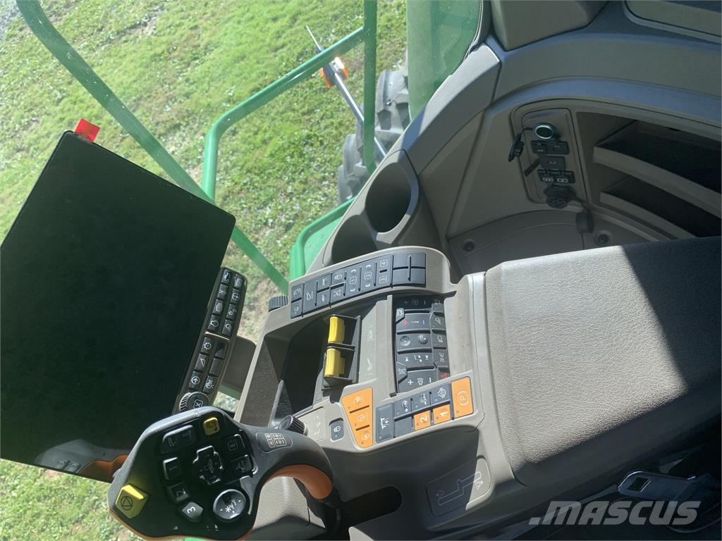 John Deere S7 700 Kombinované zberacie stroje