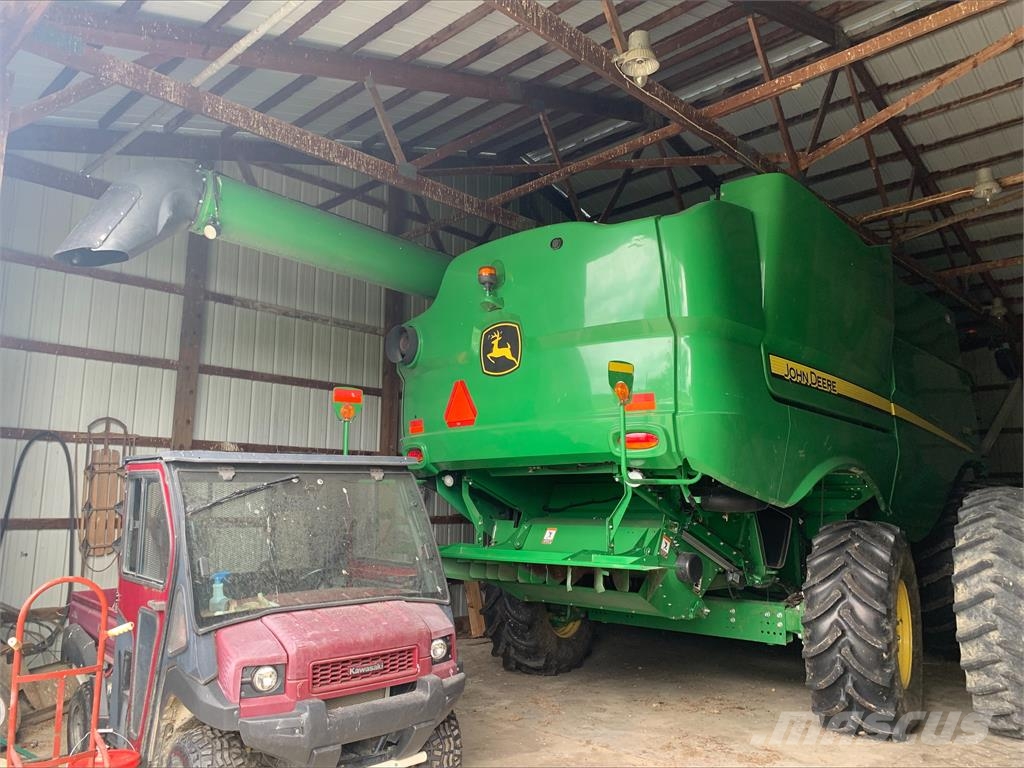 John Deere S760 Mähdrescher