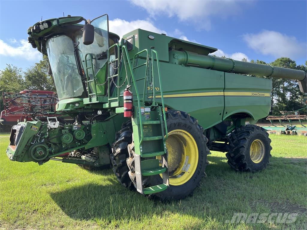 John Deere S770 Sklízecí mlátičky