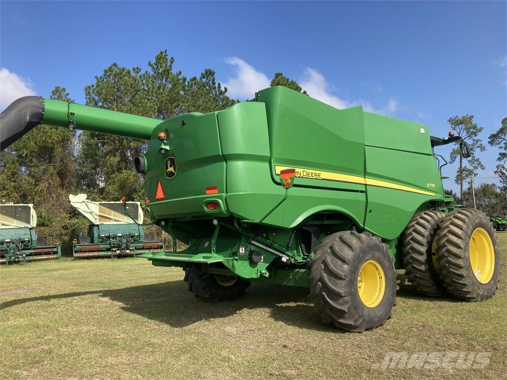 John Deere S770 联合收割机