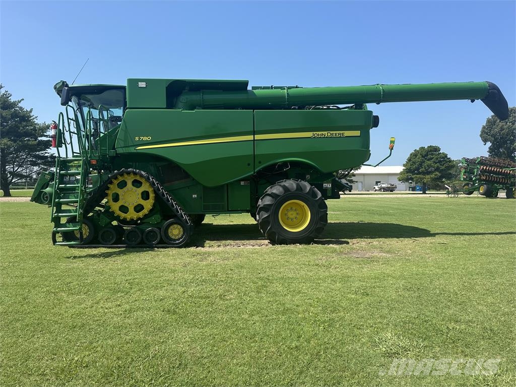 John Deere S780 Combine de secerat