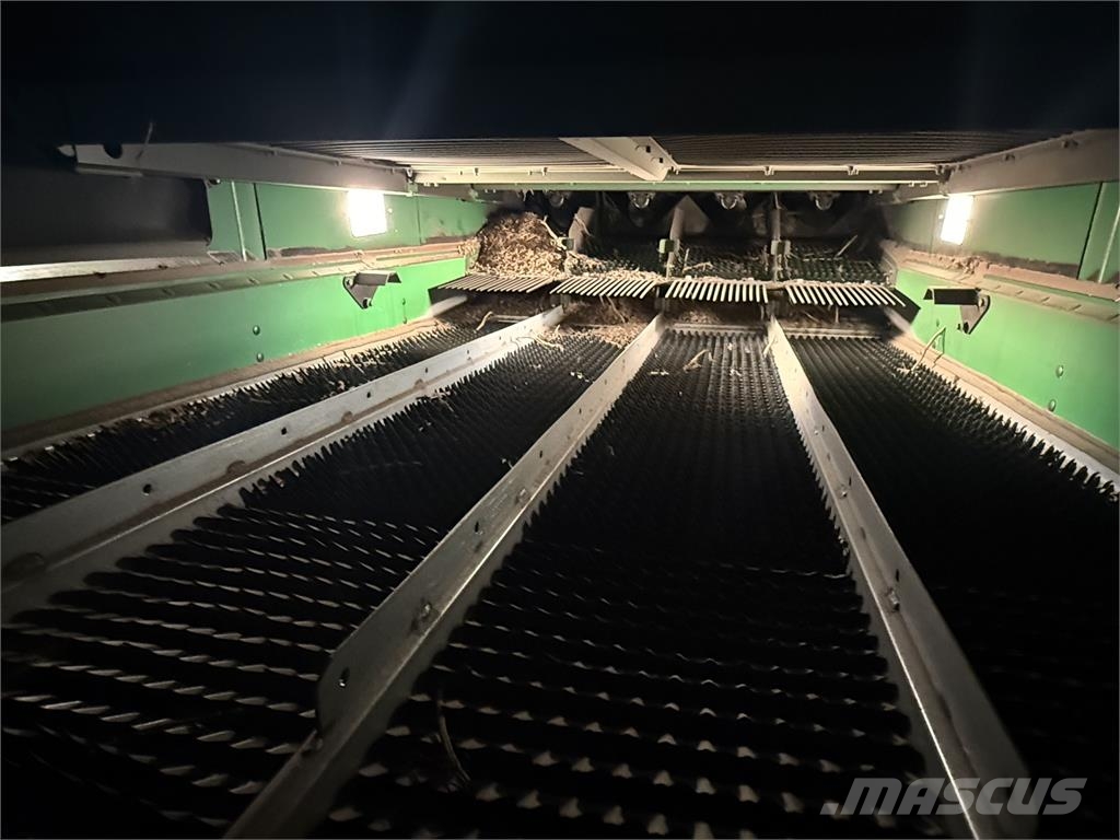 John Deere S780 コンバイン