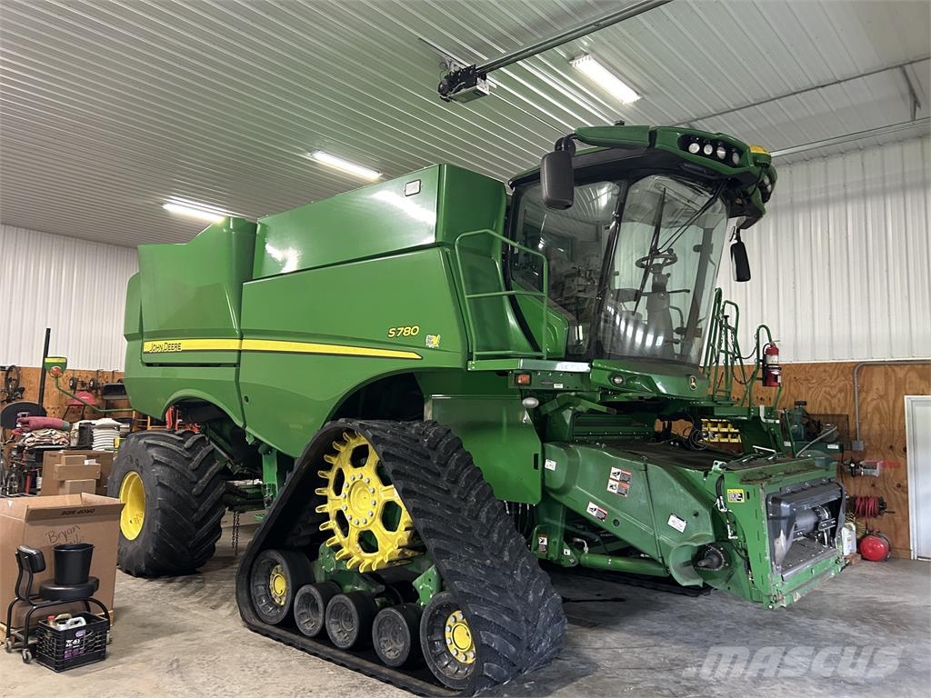John Deere S780 Combine harvesters