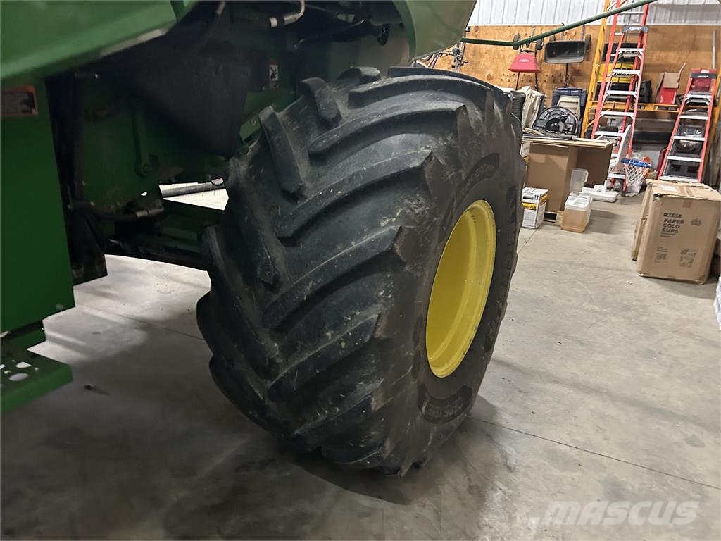 John Deere S780 Combine harvesters