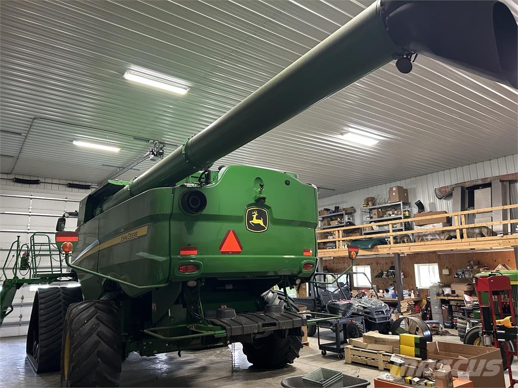 John Deere S780 Combine harvesters