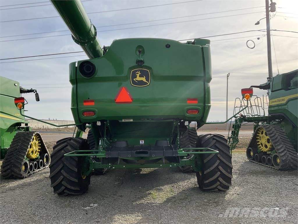 John Deere S790 Combine harvesters