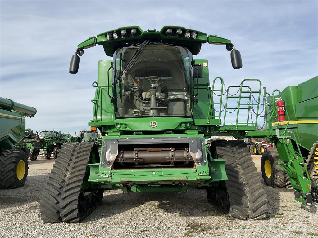 John Deere S790 Combine harvesters