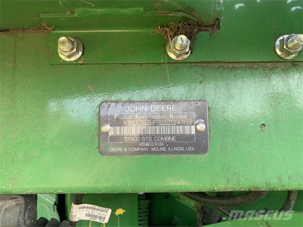 John Deere S790 Mähdrescher