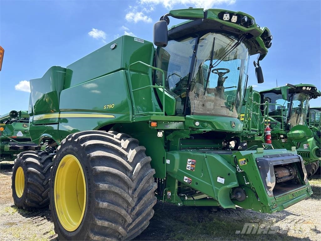 John Deere S790 Mähdrescher