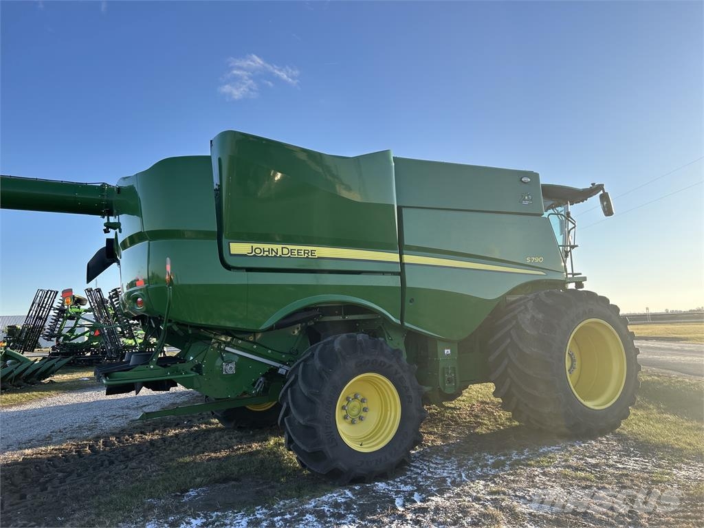 John Deere S790 Mähdrescher