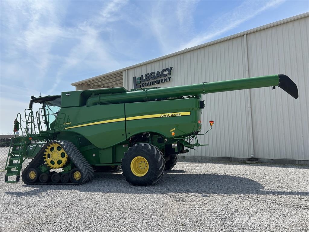 John Deere S790 Mähdrescher