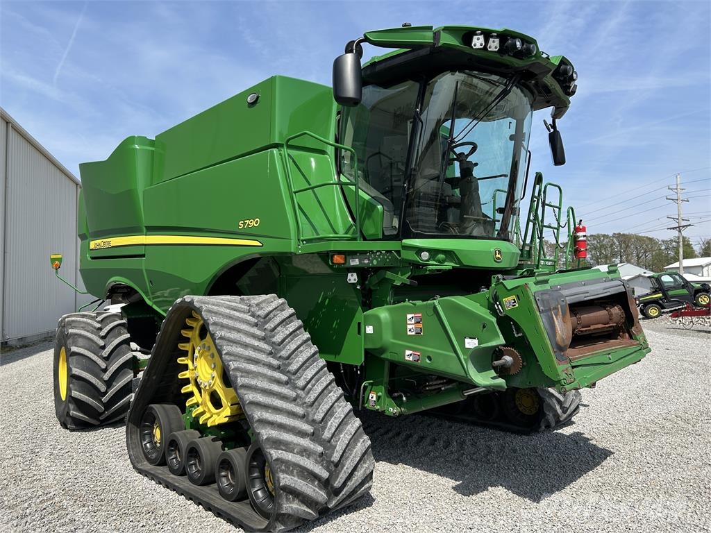 John Deere S790 Mähdrescher
