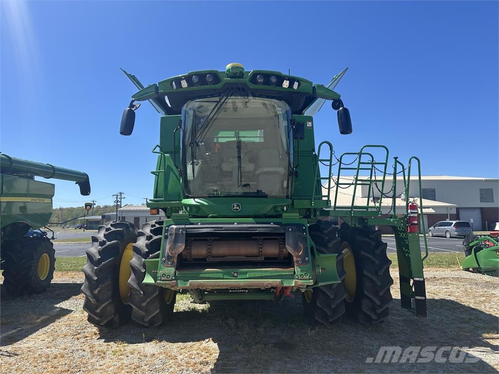 John Deere S790 Combine harvesters
