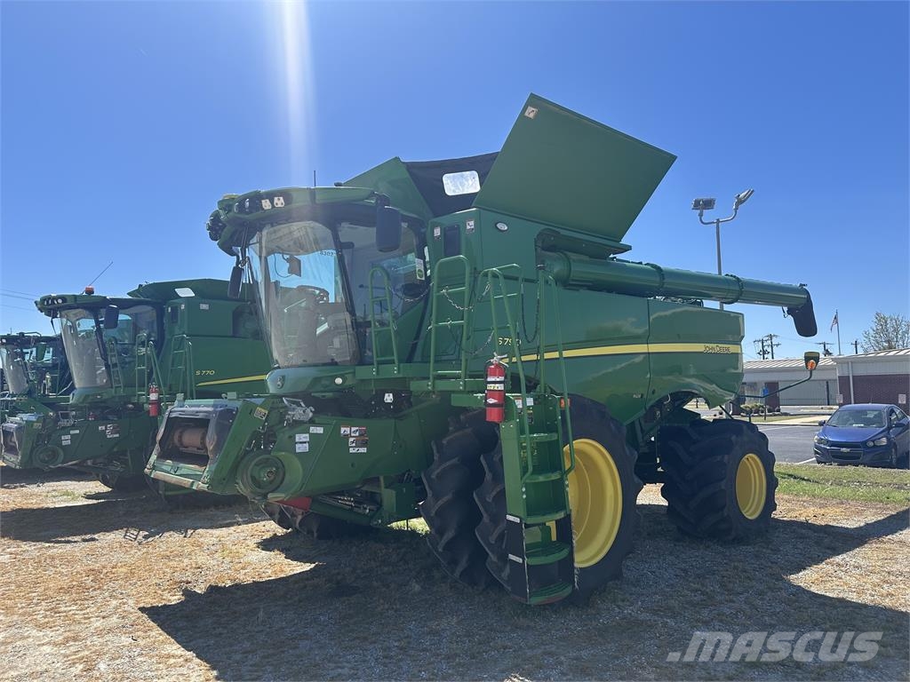 John Deere S790 Combine harvesters