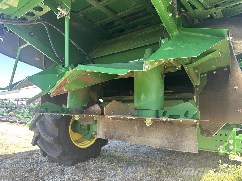 John Deere S790 Combine harvesters