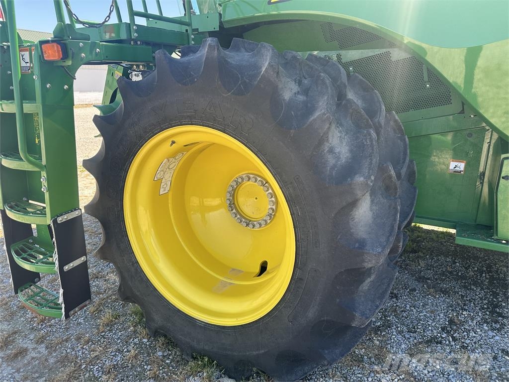 John Deere S790 Combine harvesters