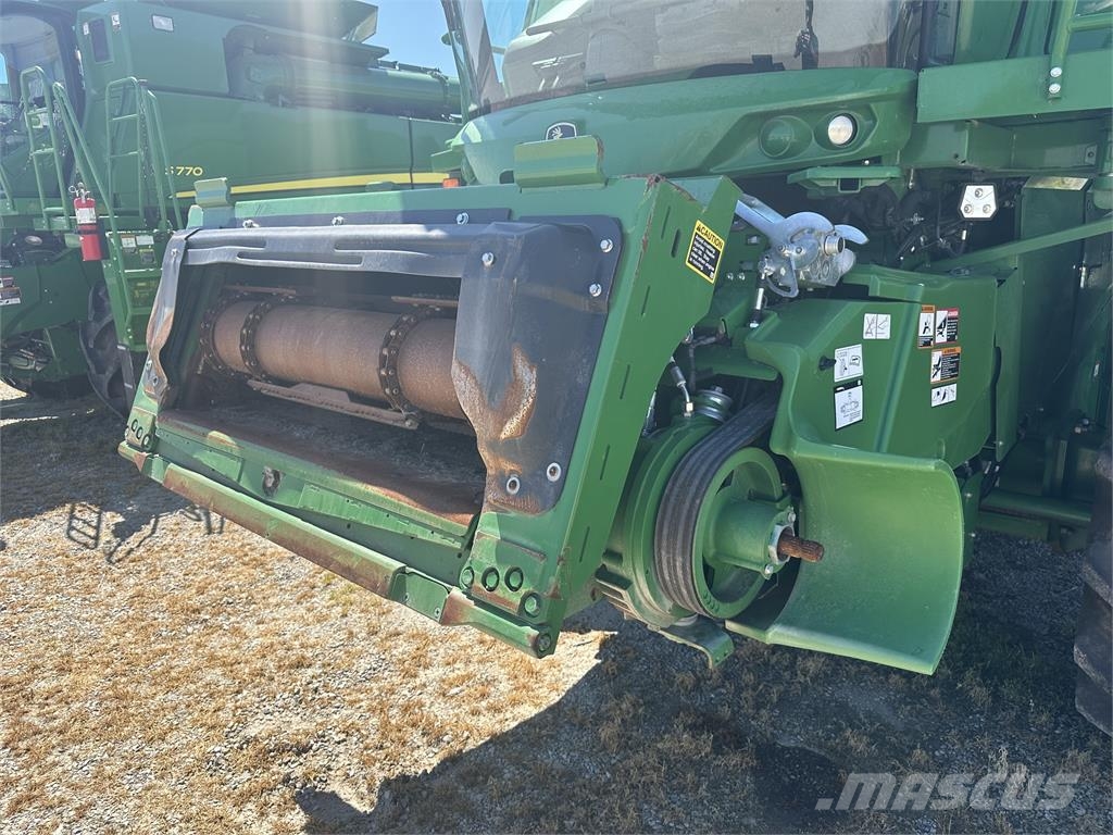 John Deere S790 Combine harvesters