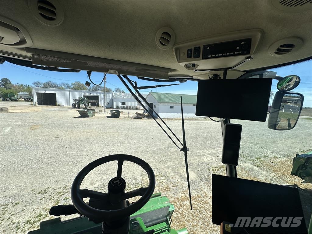 John Deere S790 Combine harvesters