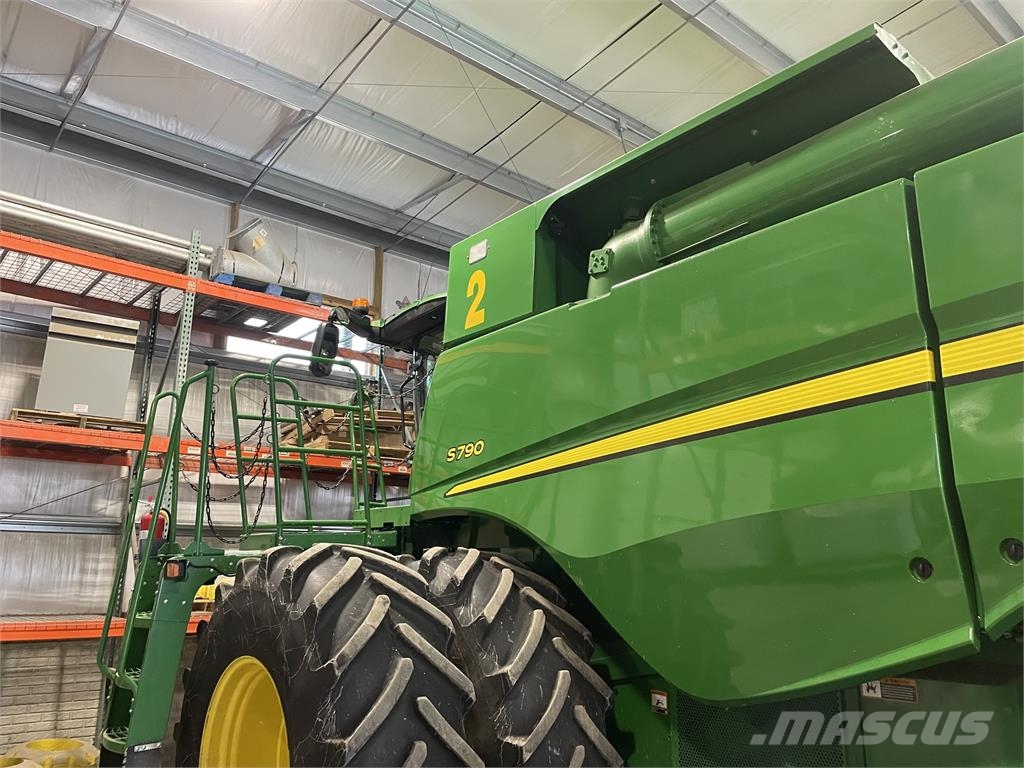 John Deere S790 Mähdrescher