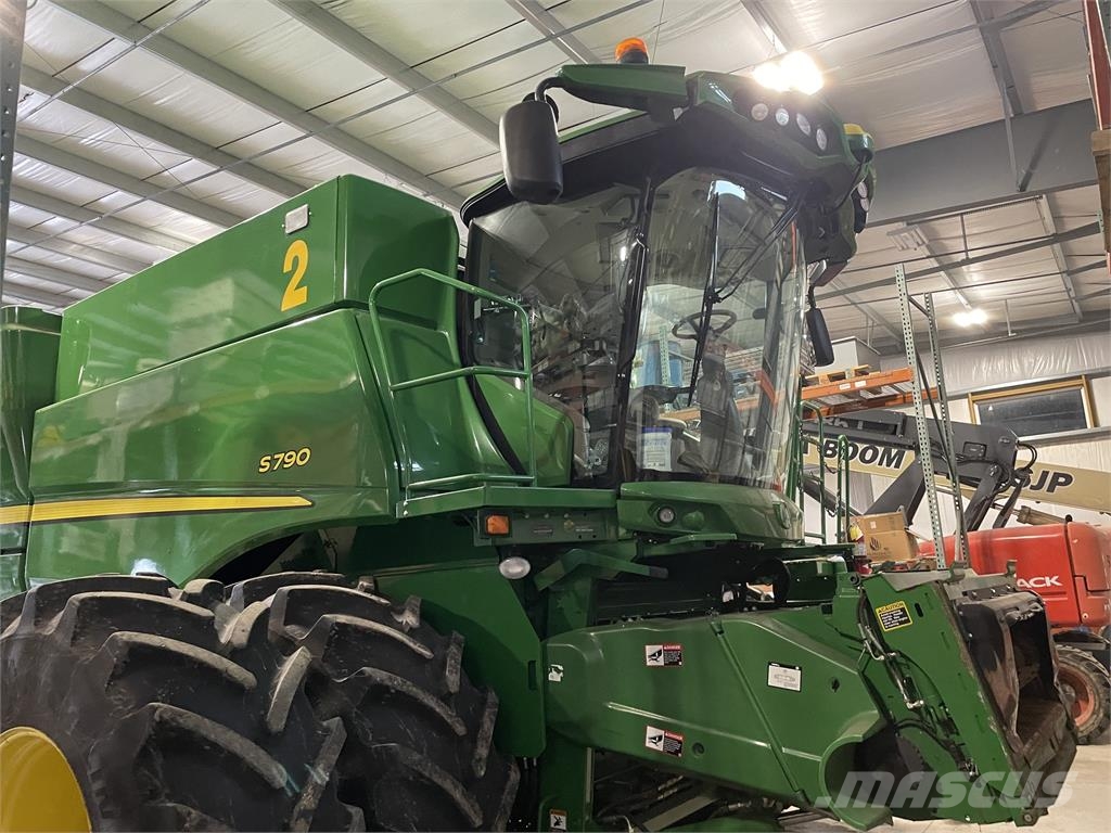 John Deere S790 Mähdrescher