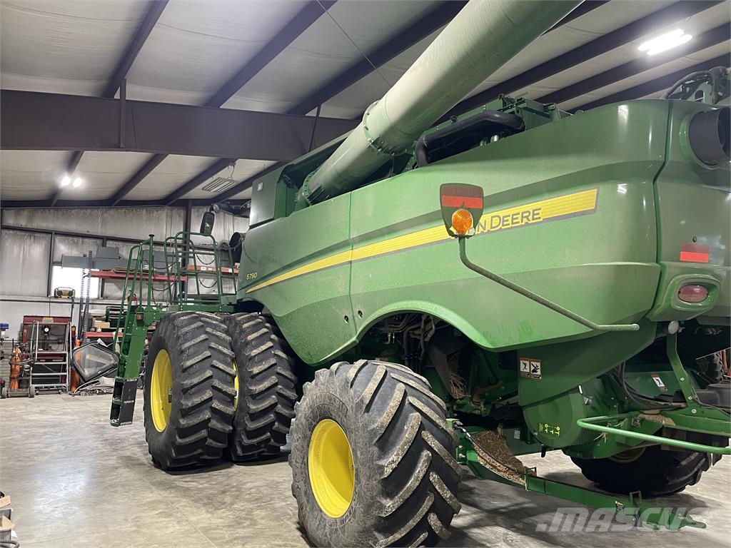 John Deere S790 Mähdrescher
