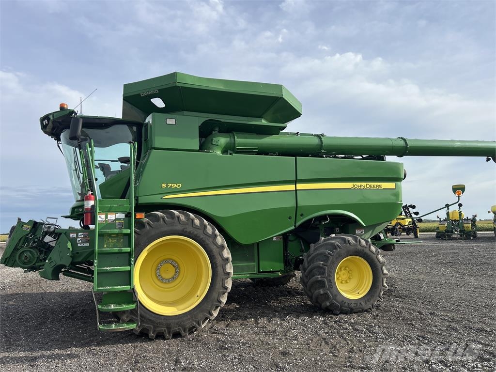John Deere S790 Colheitadeiras