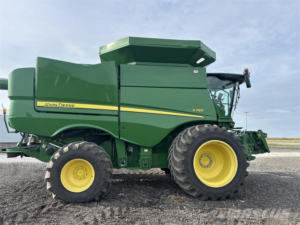 John Deere S790 Colheitadeiras
