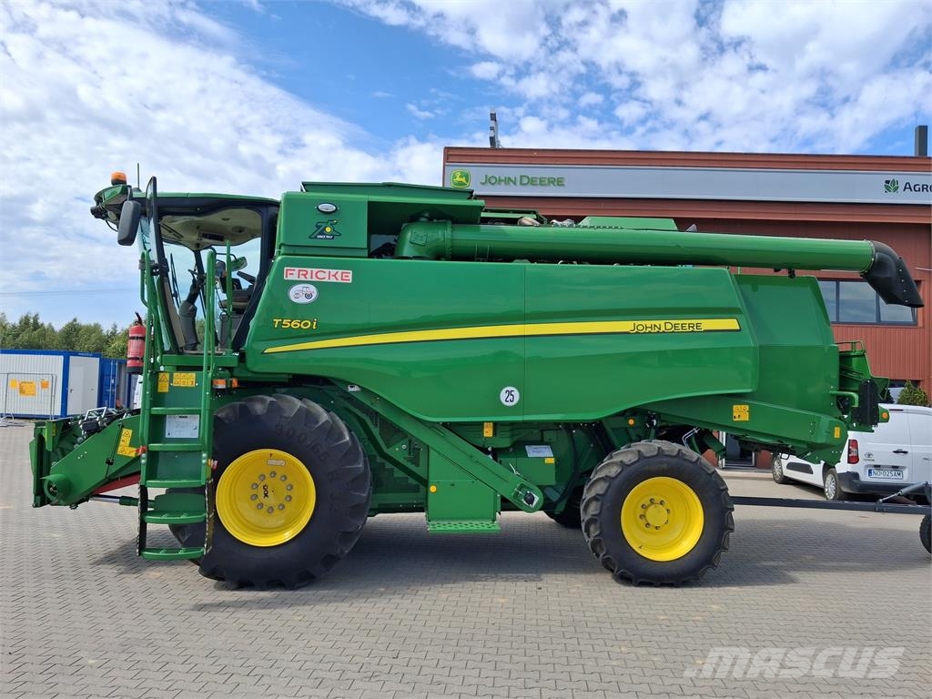 John Deere T560 Зернозбиральні комбайни