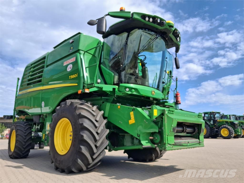John Deere T560 Зернозбиральні комбайни