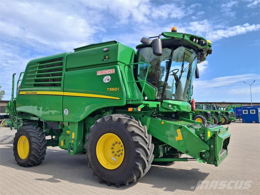 John Deere T560 Зернозбиральні комбайни