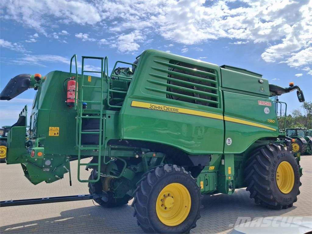 John Deere T560 Зернозбиральні комбайни