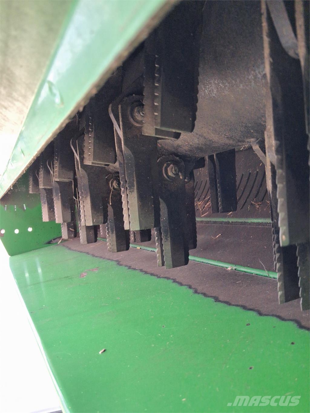 John Deere T560 Зернозбиральні комбайни