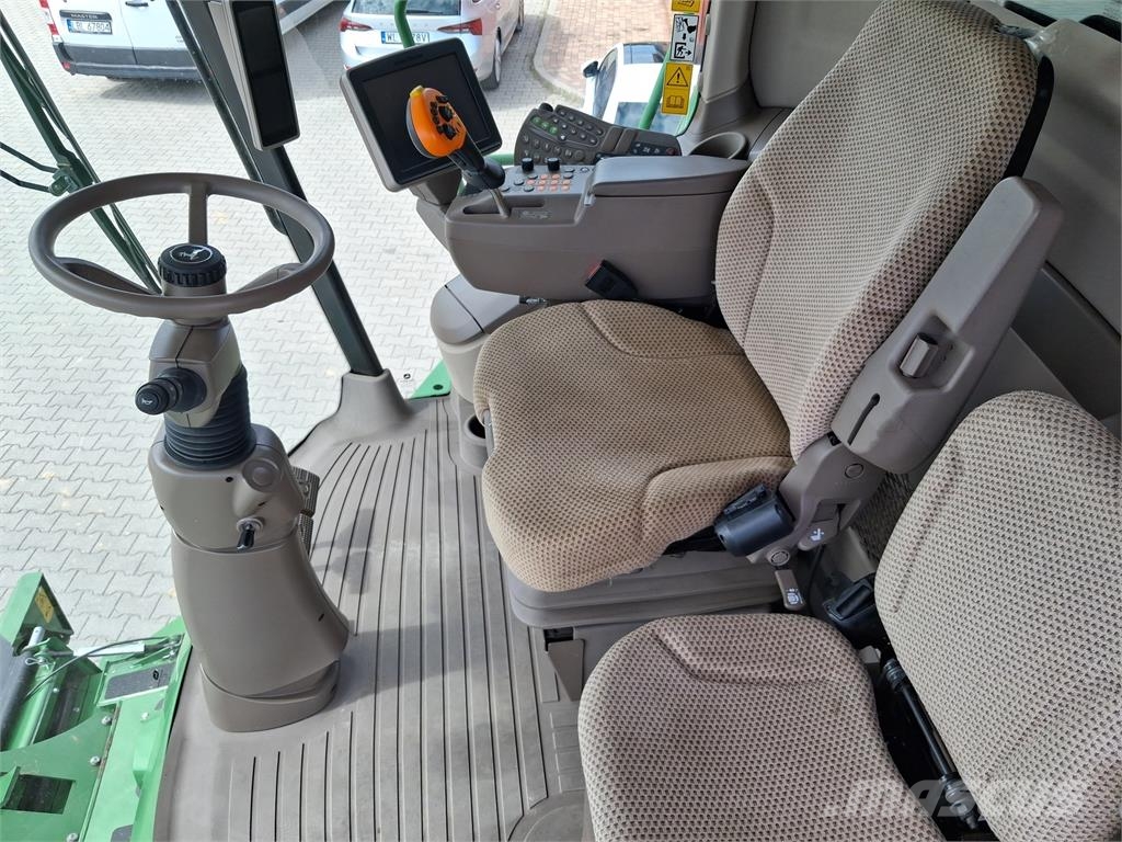 John Deere T560 Зернозбиральні комбайни