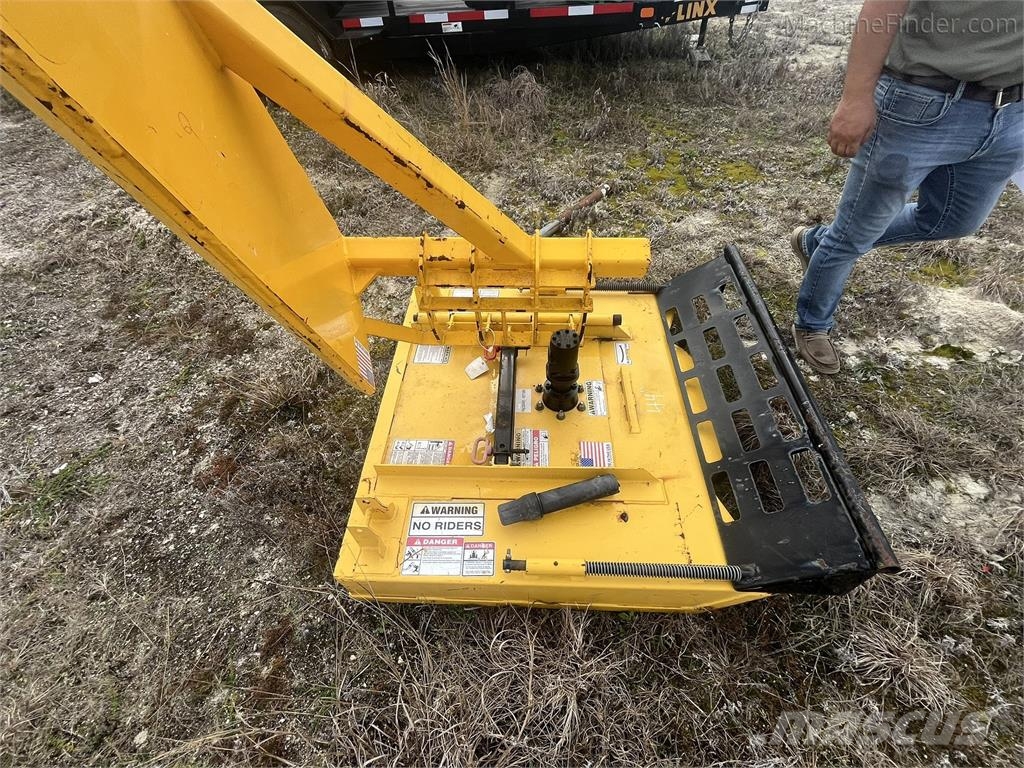 John Deere TBFL or TB-1 Paalinkäsittelykoneet