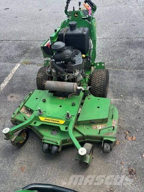 John Deere W48R 歩行型芝刈り機
