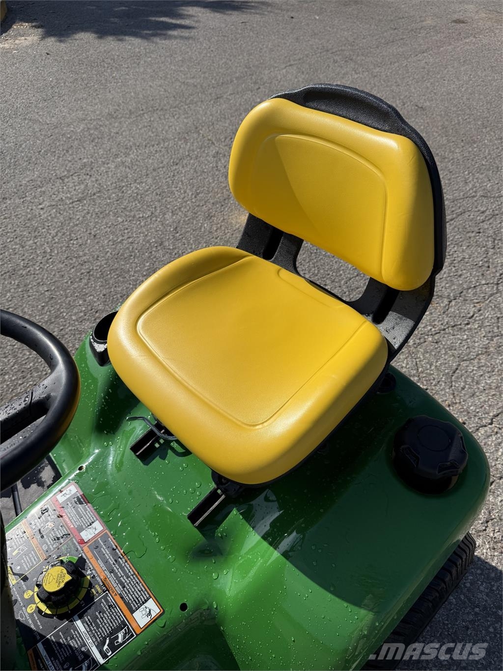 John Deere X300 Päältäajettavat ruohonleikkurit