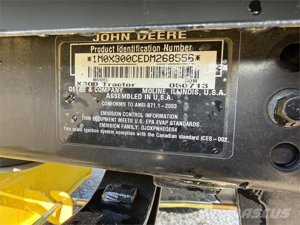John Deere X300 Päältäajettavat ruohonleikkurit