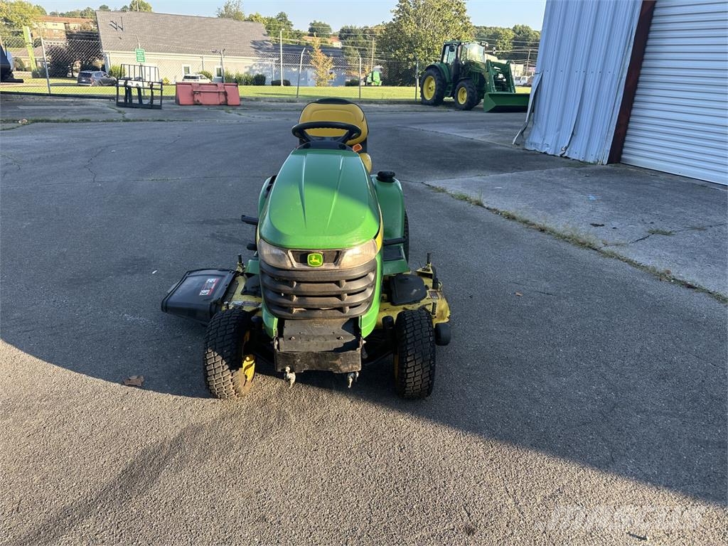 John Deere X320 Päältäajettavat ruohonleikkurit