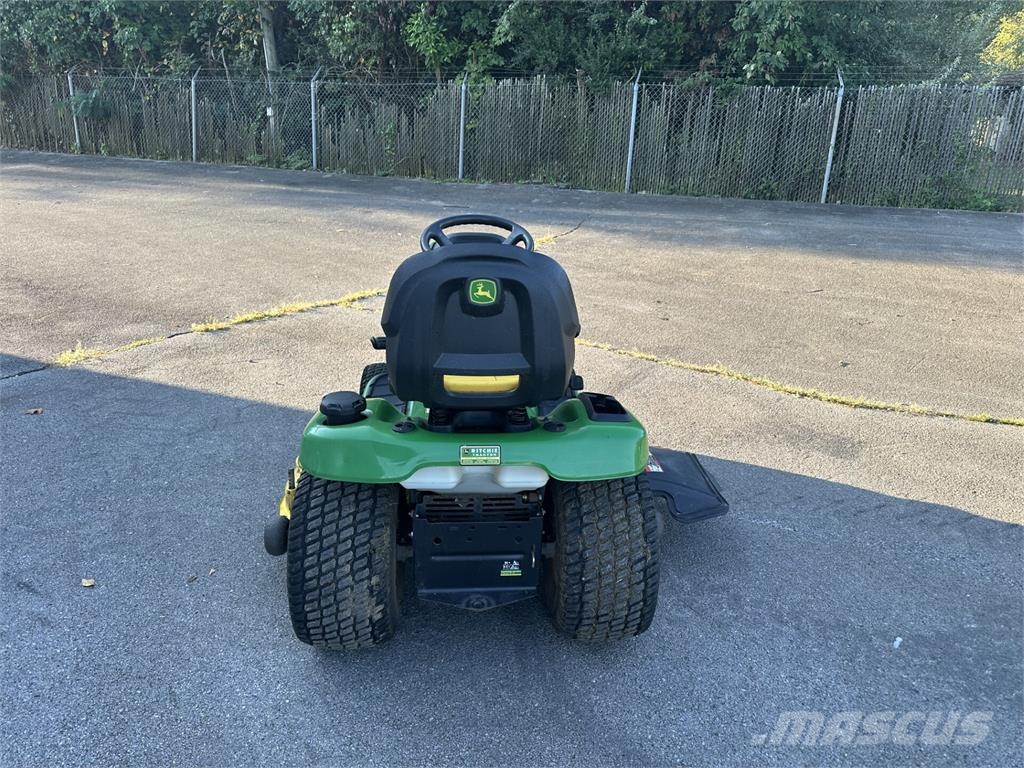 John Deere X320 Päältäajettavat ruohonleikkurit