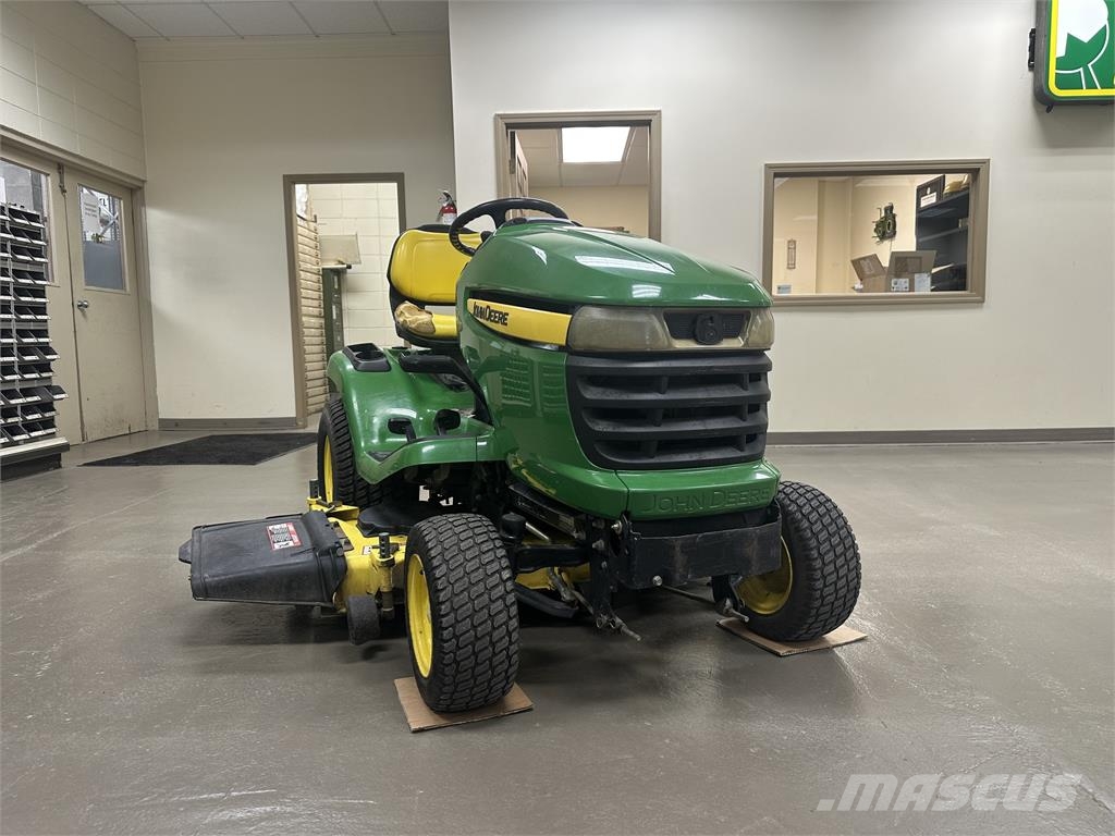 John Deere X320 Riding mowers