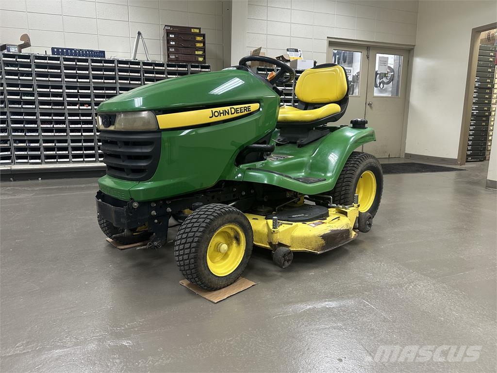 John Deere X320 Riding mowers