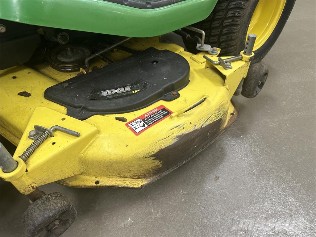 John Deere X320 Riding mowers