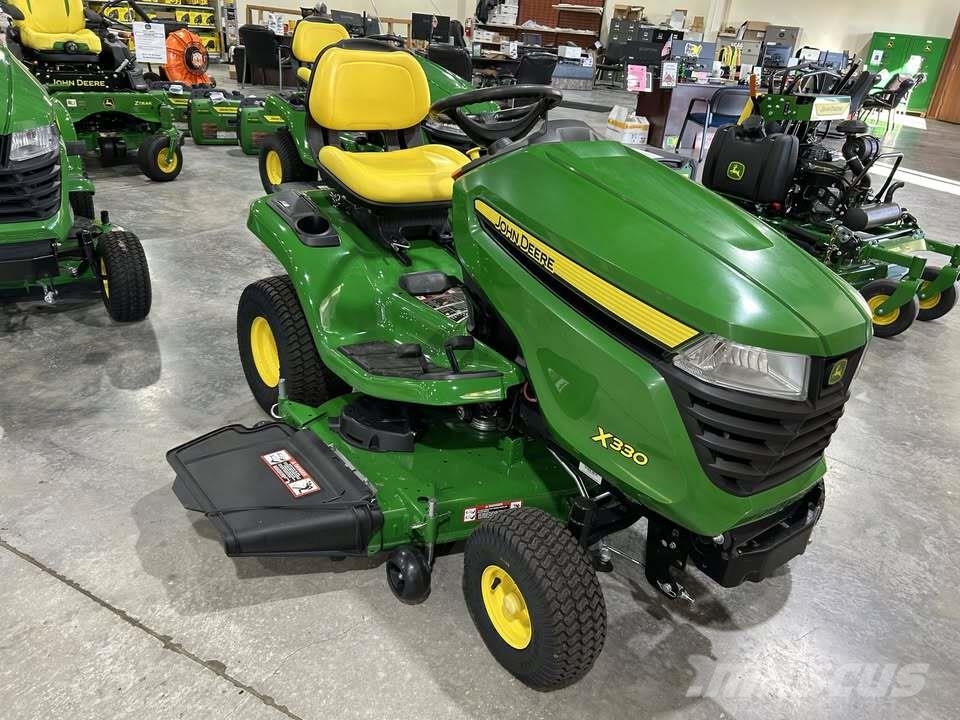 John Deere X330 Micro tracteur